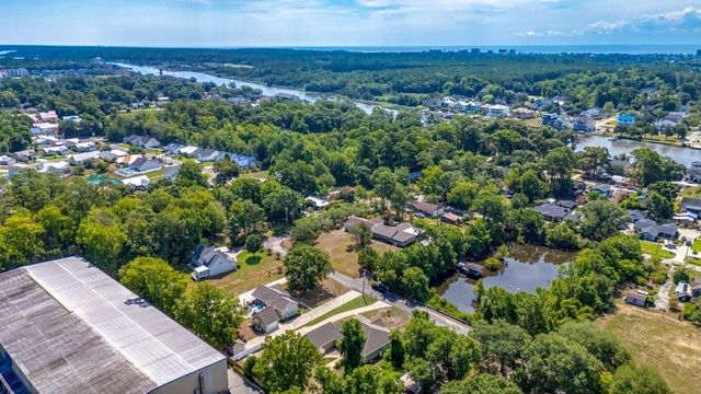 121 Willard St., Little River, SC 29566