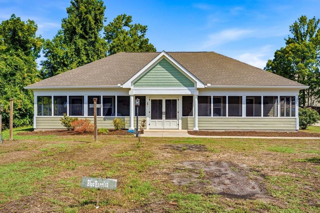 121 Willard St., Little River, SC 29566
