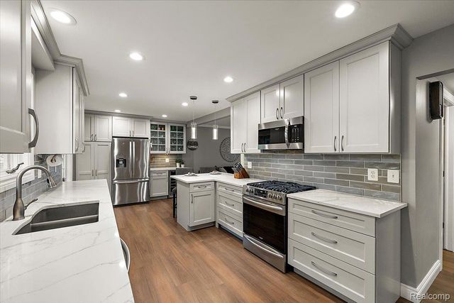 2767 Saturn Drive, Orion Charter Township, MI 48360