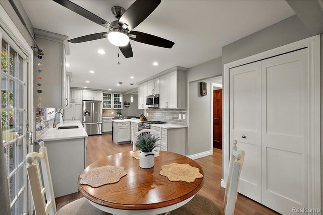 2767 Saturn Drive, Orion Charter Township, MI 48360
