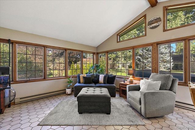 2767 Saturn Drive, Orion Charter Township, MI 48360