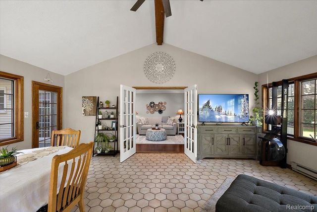 2767 Saturn Drive, Orion Charter Township, MI 48360