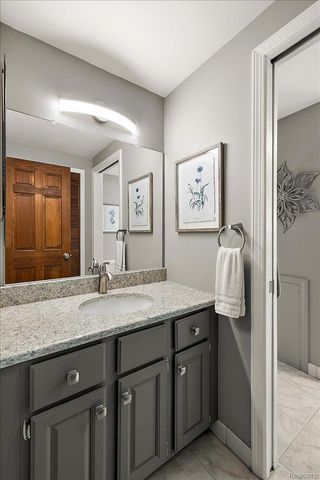 2767 Saturn Drive, Orion Charter Township, MI 48360