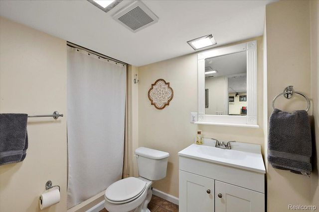2767 Saturn Drive, Orion Charter Township, MI 48360