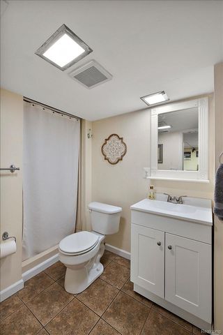 2767 Saturn Drive, Orion Charter Township, MI 48360
