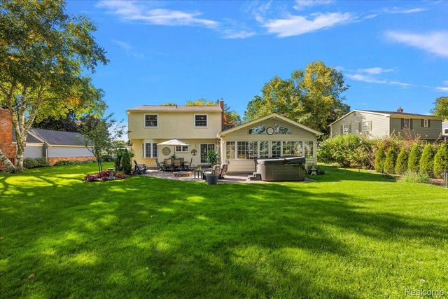 2767 Saturn Drive, Orion Charter Township, MI 48360