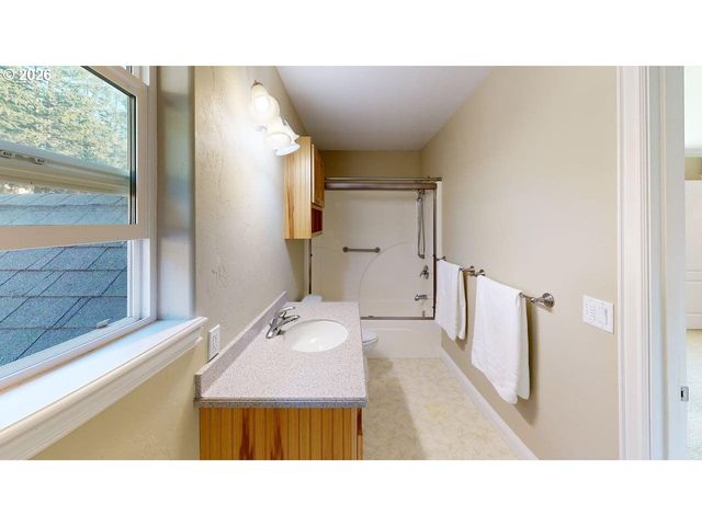 7007 WELCH Ct, Brookings, OR 97415