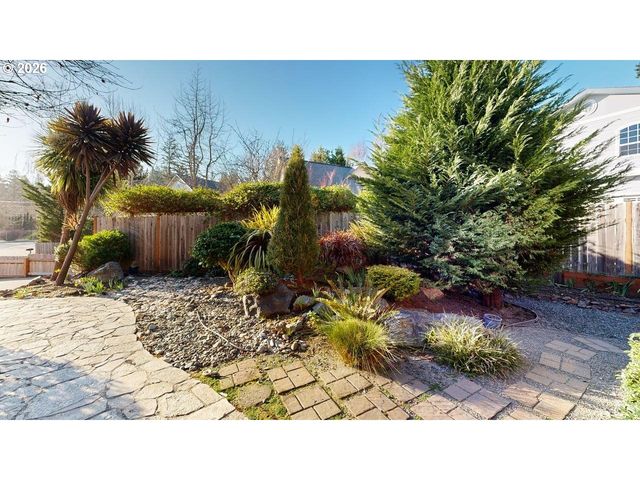 7007 WELCH Ct, Brookings, OR 97415