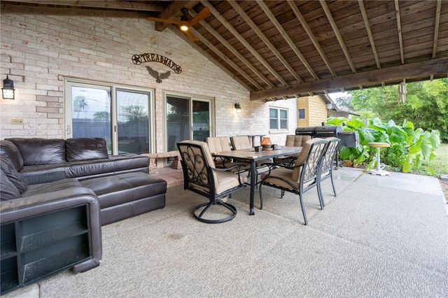 321 Bayshore Dr, Corpus Christi, TX 78412