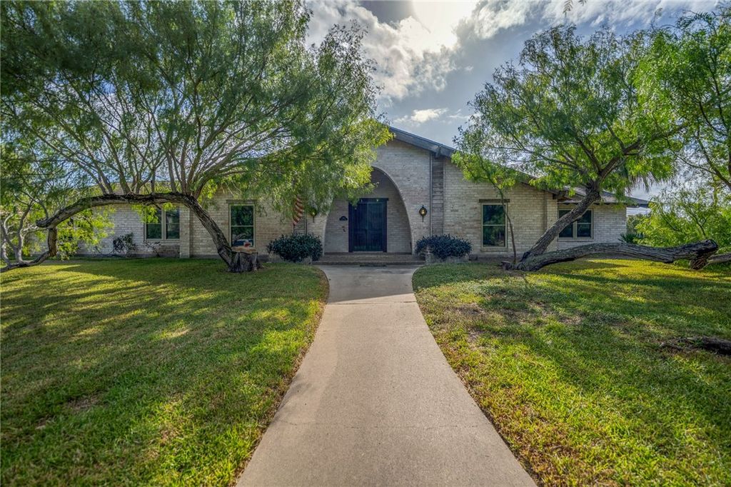 321 Bayshore Dr, Corpus Christi, TX 78412