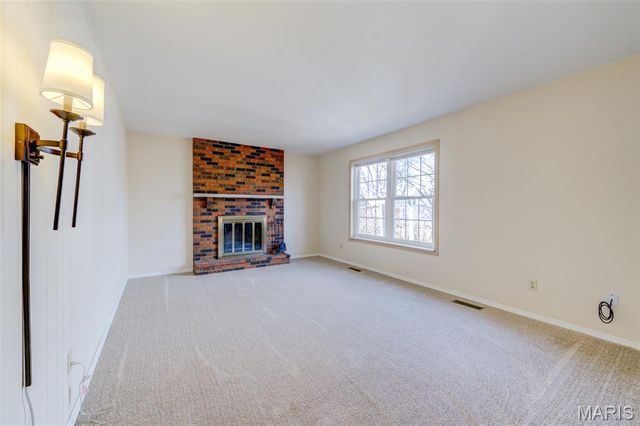 3901 Rue De Renard, St Louis, MO 63034