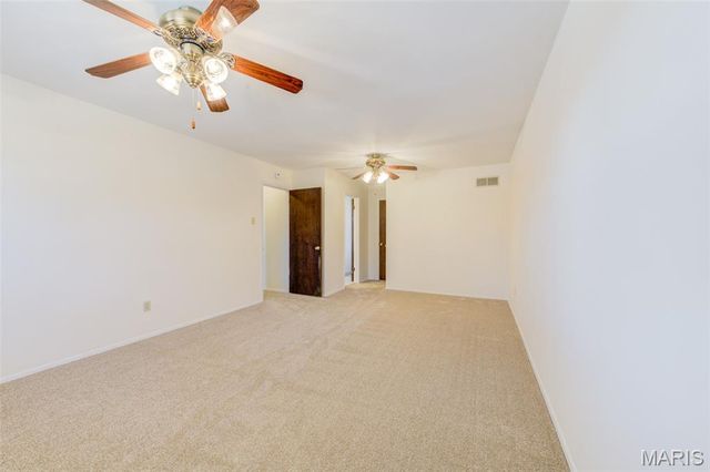 3901 Rue De Renard, St Louis, MO 63034