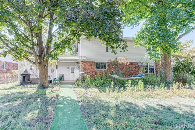 3901 Rue De Renard, St Louis, MO 63034