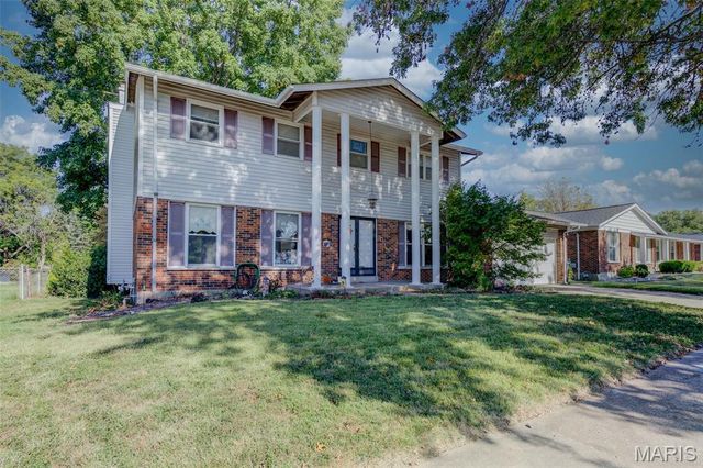 3901 Rue De Renard, St Louis, MO 63034