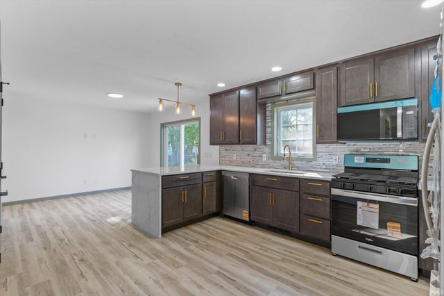 2933 Colonial Drive, Mishawaka, IN 46545