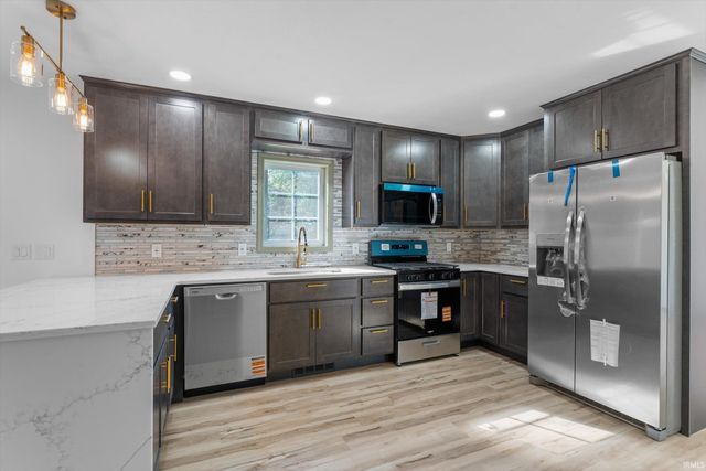 2933 Colonial Drive, Mishawaka, IN 46545