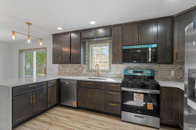 2933 Colonial Drive, Mishawaka, IN 46545