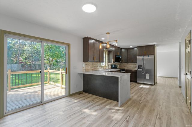 2933 Colonial Drive, Mishawaka, IN 46545
