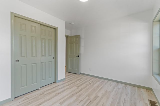 2933 Colonial Drive, Mishawaka, IN 46545