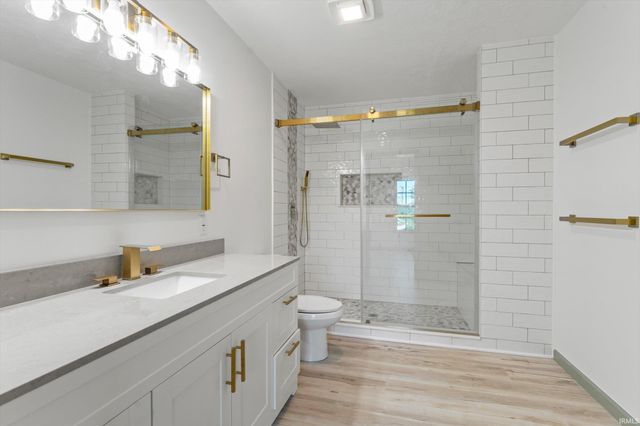 2933 Colonial Drive, Mishawaka, IN 46545