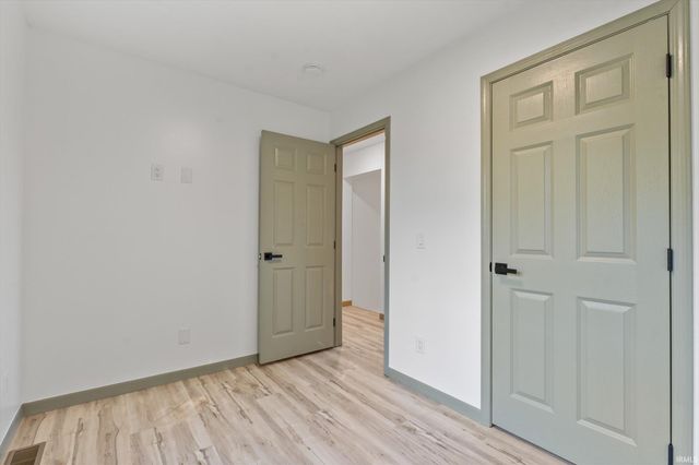 2933 Colonial Drive, Mishawaka, IN 46545