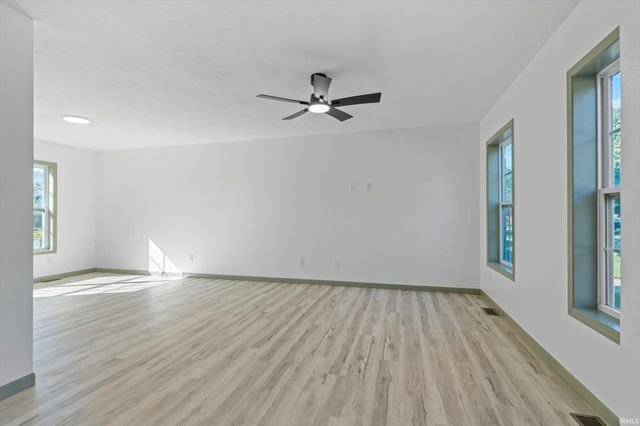 2933 Colonial Drive, Mishawaka, IN 46545