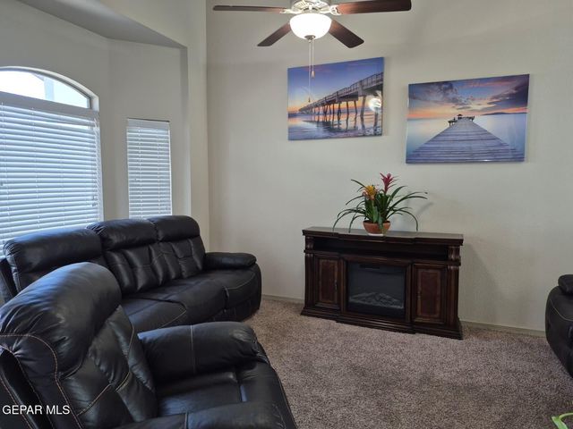 359 Emerald Forrest Place, Horizon City, TX 79928