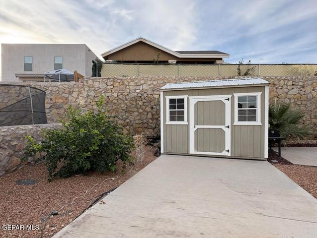 359 Emerald Forrest Place, Horizon City, TX 79928