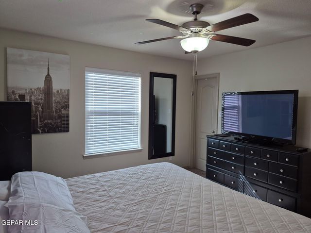 359 Emerald Forrest Place, Horizon City, TX 79928