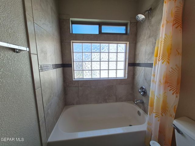 359 Emerald Forrest Place, Horizon City, TX 79928