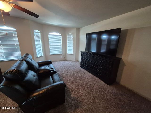 359 Emerald Forrest Place, Horizon City, TX 79928