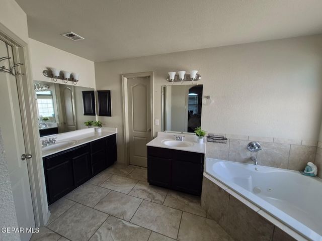 359 Emerald Forrest Place, Horizon City, TX 79928