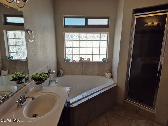 359 Emerald Forrest Place, Horizon City, TX 79928