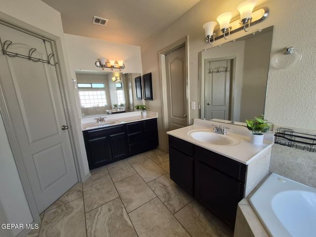 359 Emerald Forrest Place, Horizon City, TX 79928