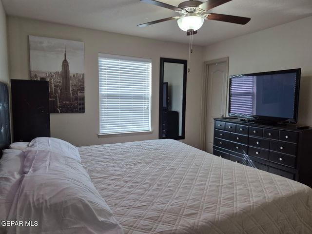 359 Emerald Forrest Place, Horizon City, TX 79928