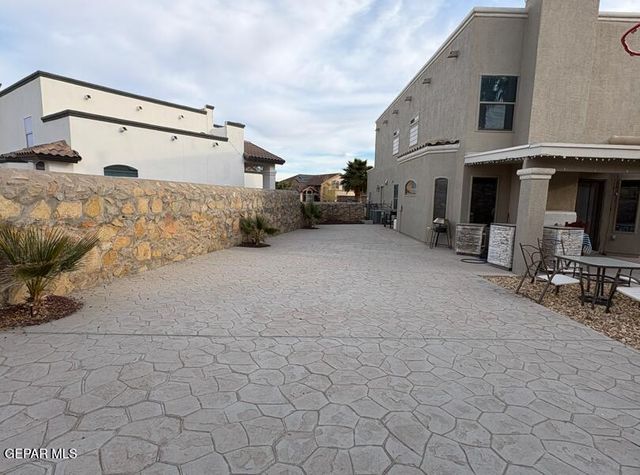 359 Emerald Forrest Place, Horizon City, TX 79928