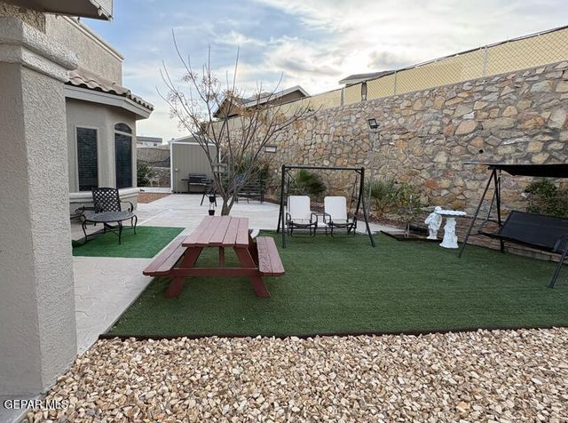 359 Emerald Forrest Place, Horizon City, TX 79928