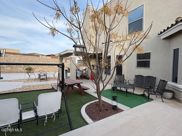 359 Emerald Forrest Place, Horizon City, TX 79928