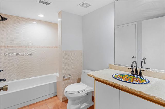 4705 SW 62nd Avenue 204, Davie, FL 33314