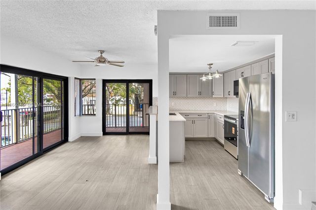 4705 SW 62nd Avenue 204, Davie, FL 33314