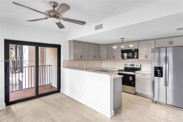 4705 SW 62nd Avenue 204, Davie, FL 33314