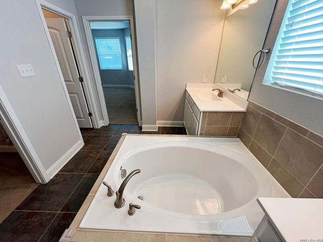 6822 GUSTY PLN, San Antonio, TX 78244