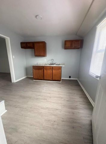 16878 Salem, Detroit City, MI 48219