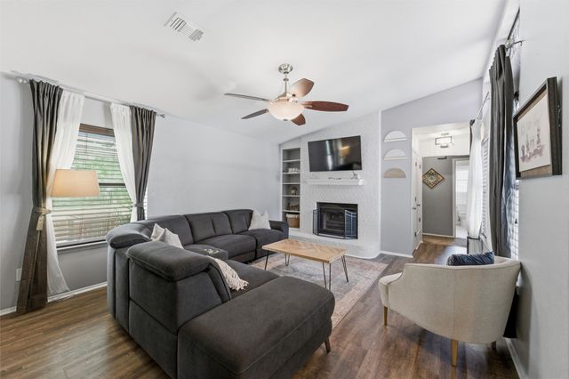 5017 Village Court, Haltom City, TX 76117