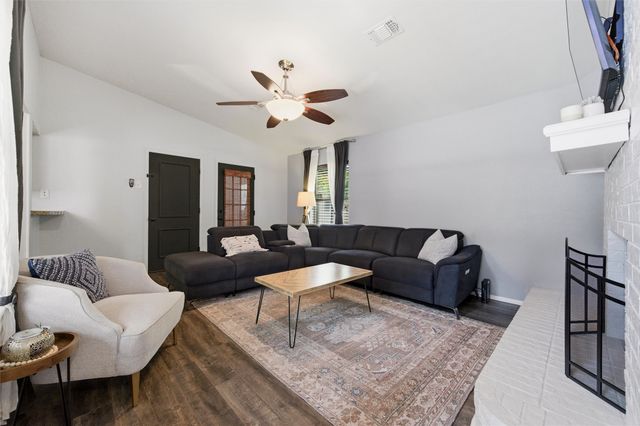 5017 Village Court, Haltom City, TX 76117