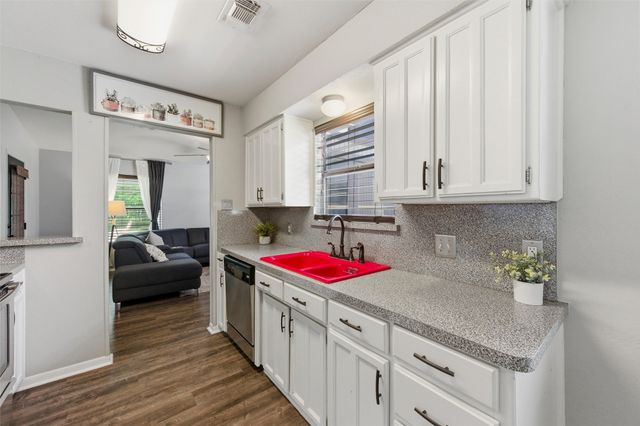 5017 Village Court, Haltom City, TX 76117