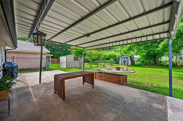 5017 Village Court, Haltom City, TX 76117