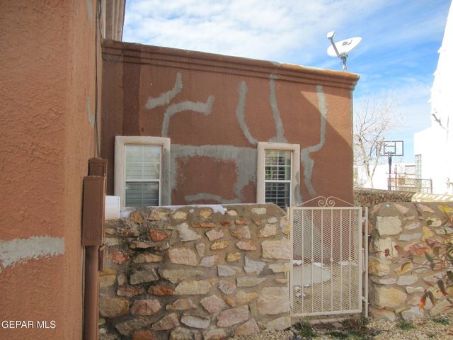 357 EMERALD BUTTE Place, Horizon City, TX 79928