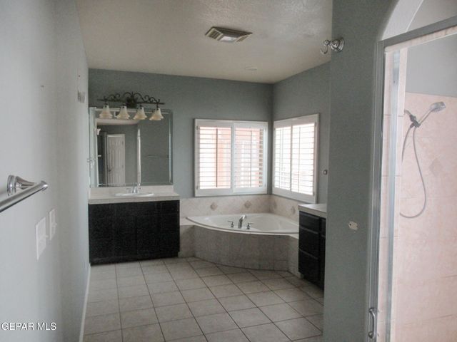 357 EMERALD BUTTE Place, Horizon City, TX 79928