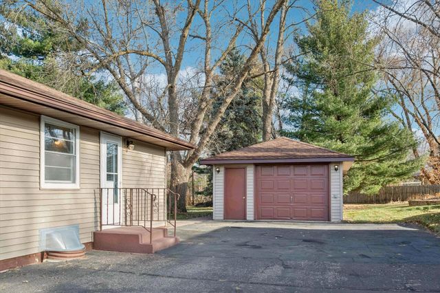 1063 109th Avenue NW, Coon Rapids, MN 55448